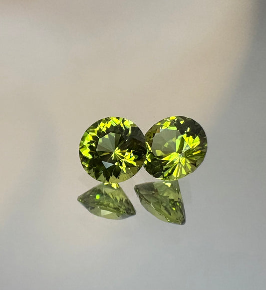 Peridot Pair   1.79 ctw  Rounds  6.0 mm