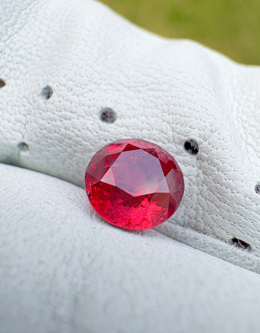 Winza Ruby (No Heat)   1.36 ct  Round Cut  6.3 x 6.3 x 3.9 mm
