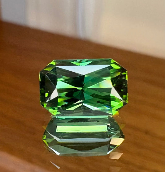 Green Tourmaline   5.71 ct  Radiant Cut  12.3 x 8.0 x 7.4 mm