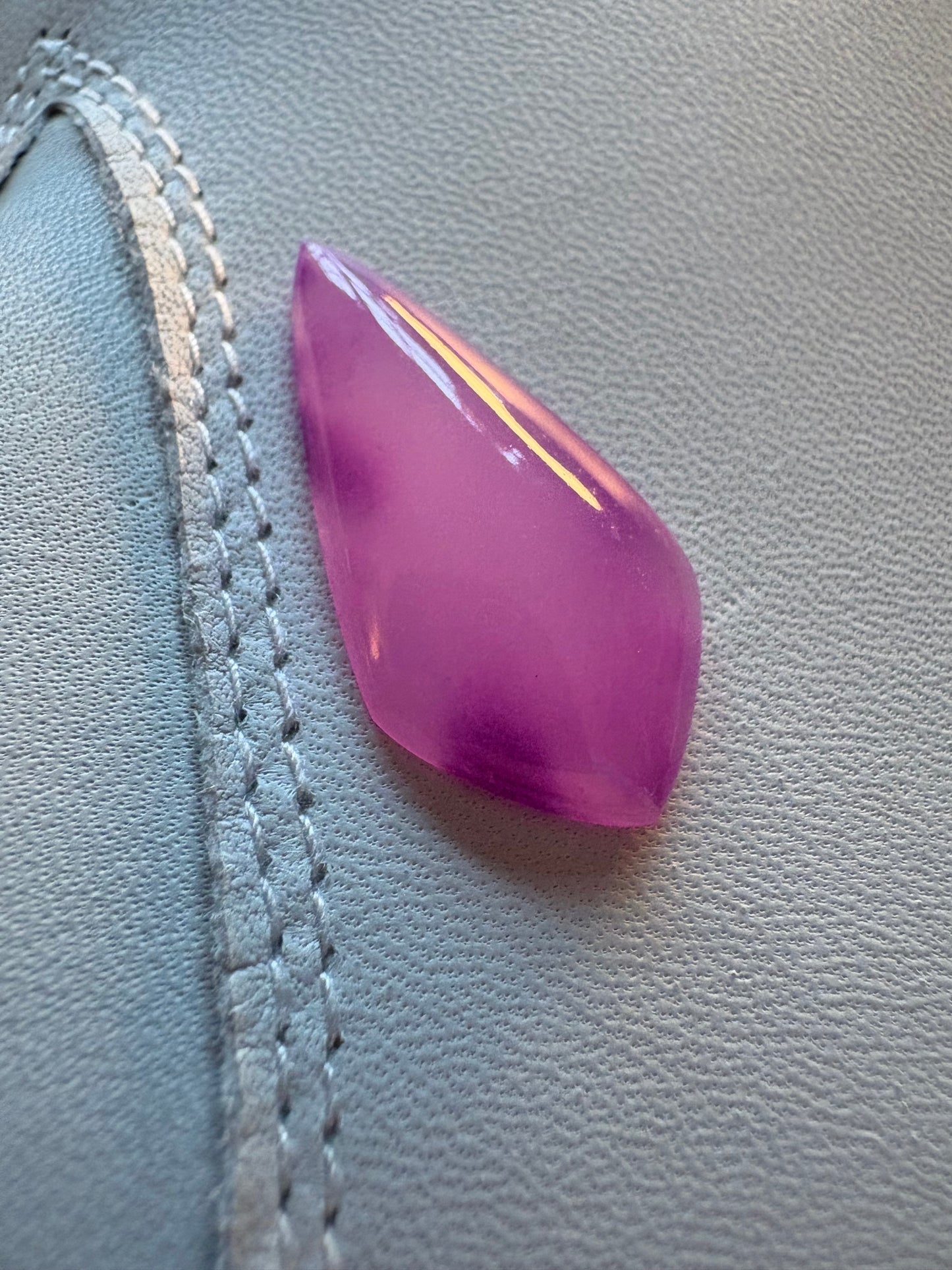 Sugilite   10.20 ct  Shield Cab  28.3 x 14.5 x 4.5 mm